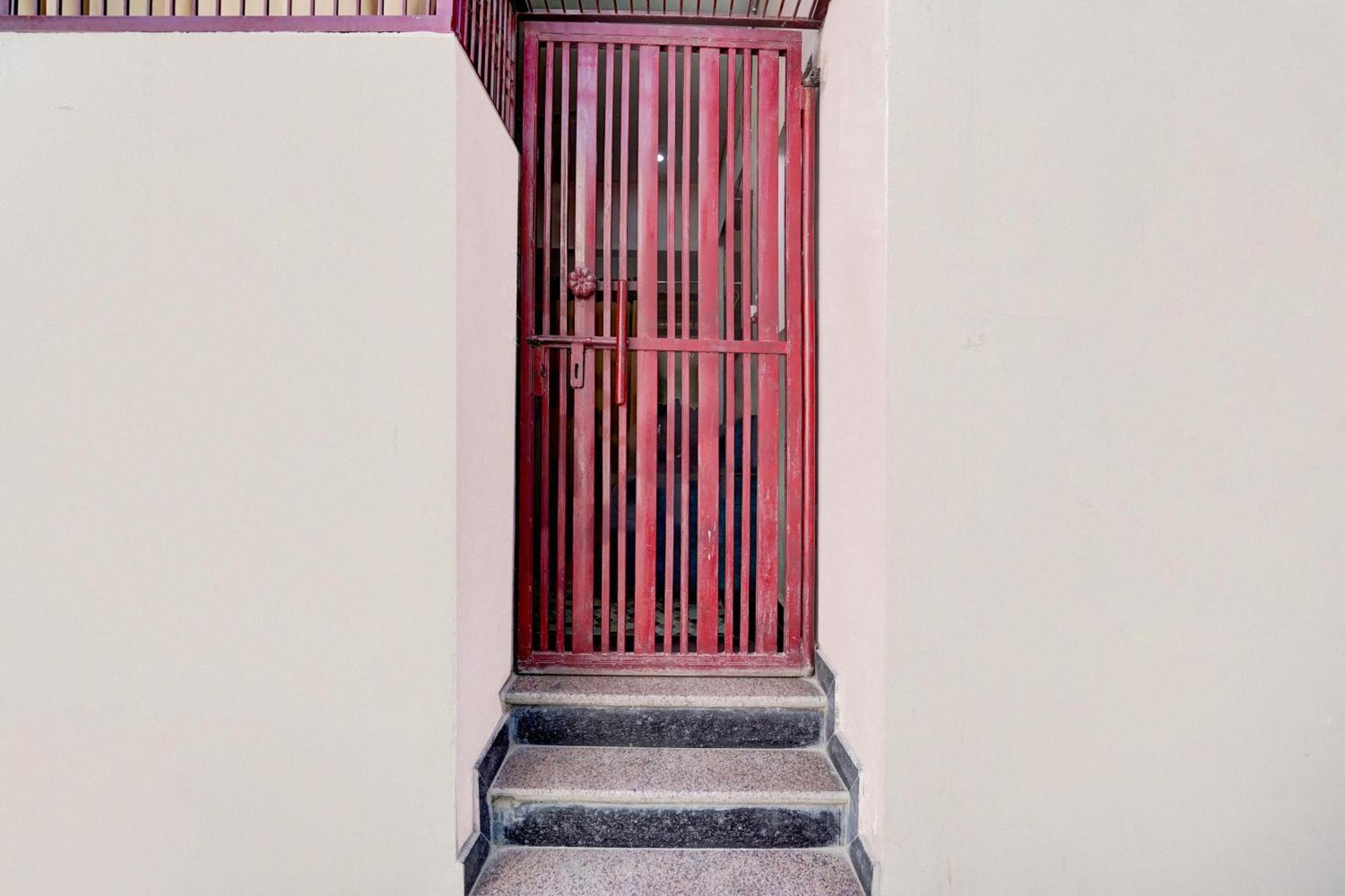 Hotel O Ramdut Palace Guest House Faizabad Exterior photo